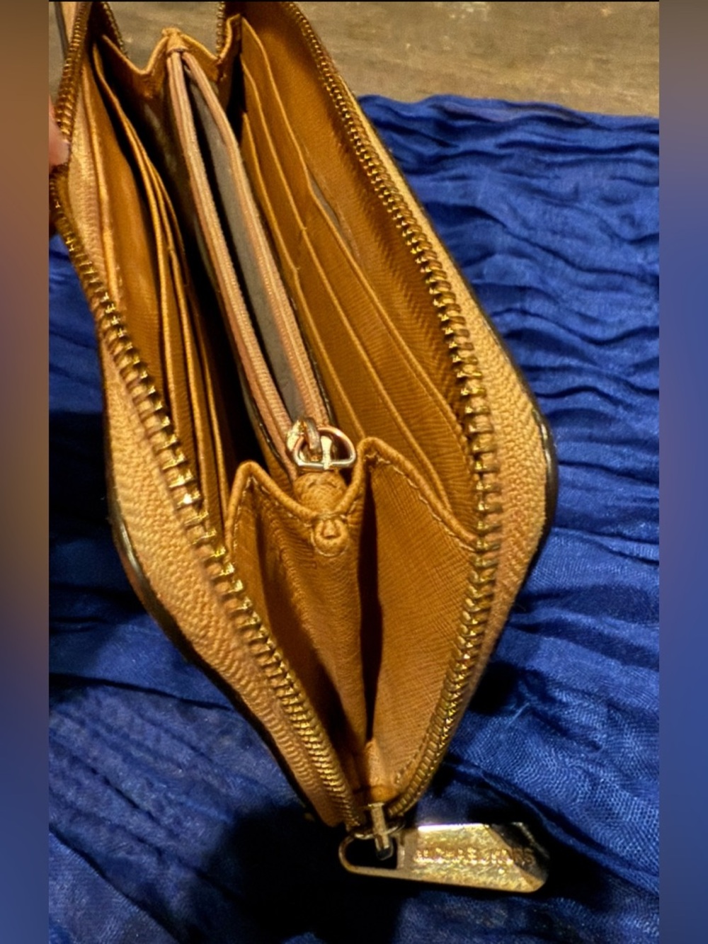 Michael Kors Wallet - Picture 3 of 5